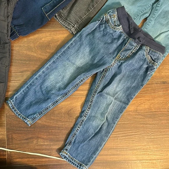 Lot of 3T pants. - Picture 5 of 9